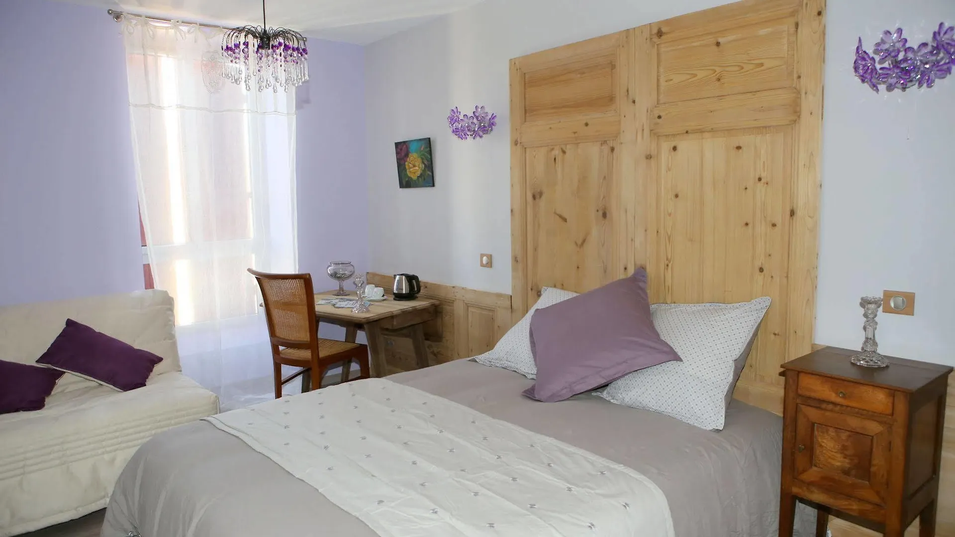 Bed and Breakfast Aux Pierres Magiques à Saint-Laurent-de-Chamousset