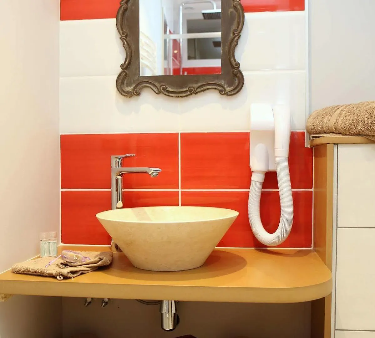 Bed and Breakfast Aux Pierres Magiques Saint-Laurent-de-Chamousset 3*,