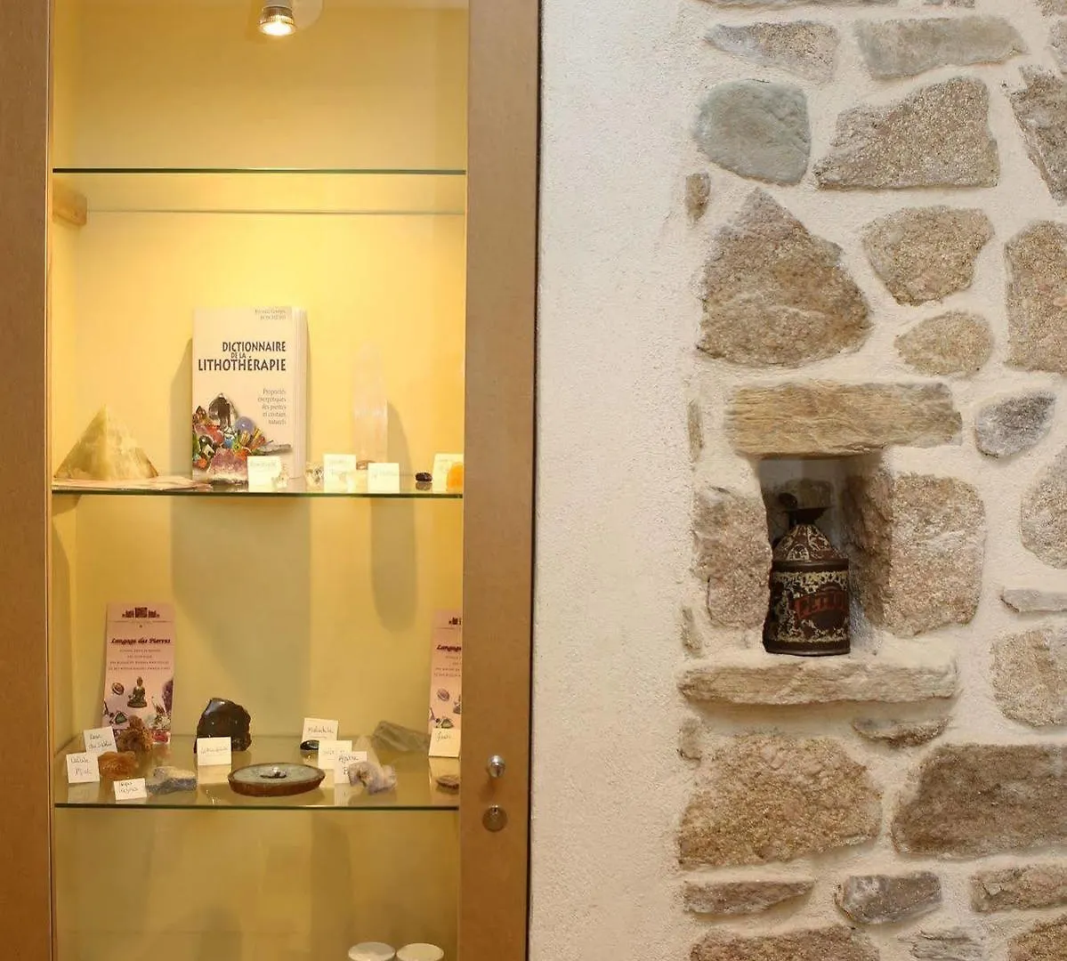 Bed and Breakfast Aux Pierres Magiques Saint-Laurent-de-Chamousset 3*,  Francia